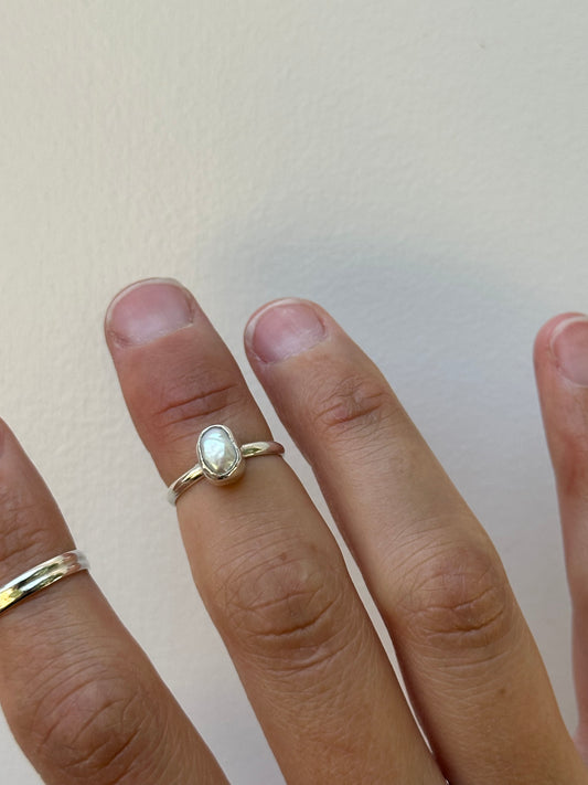 Mini Pearl Ring